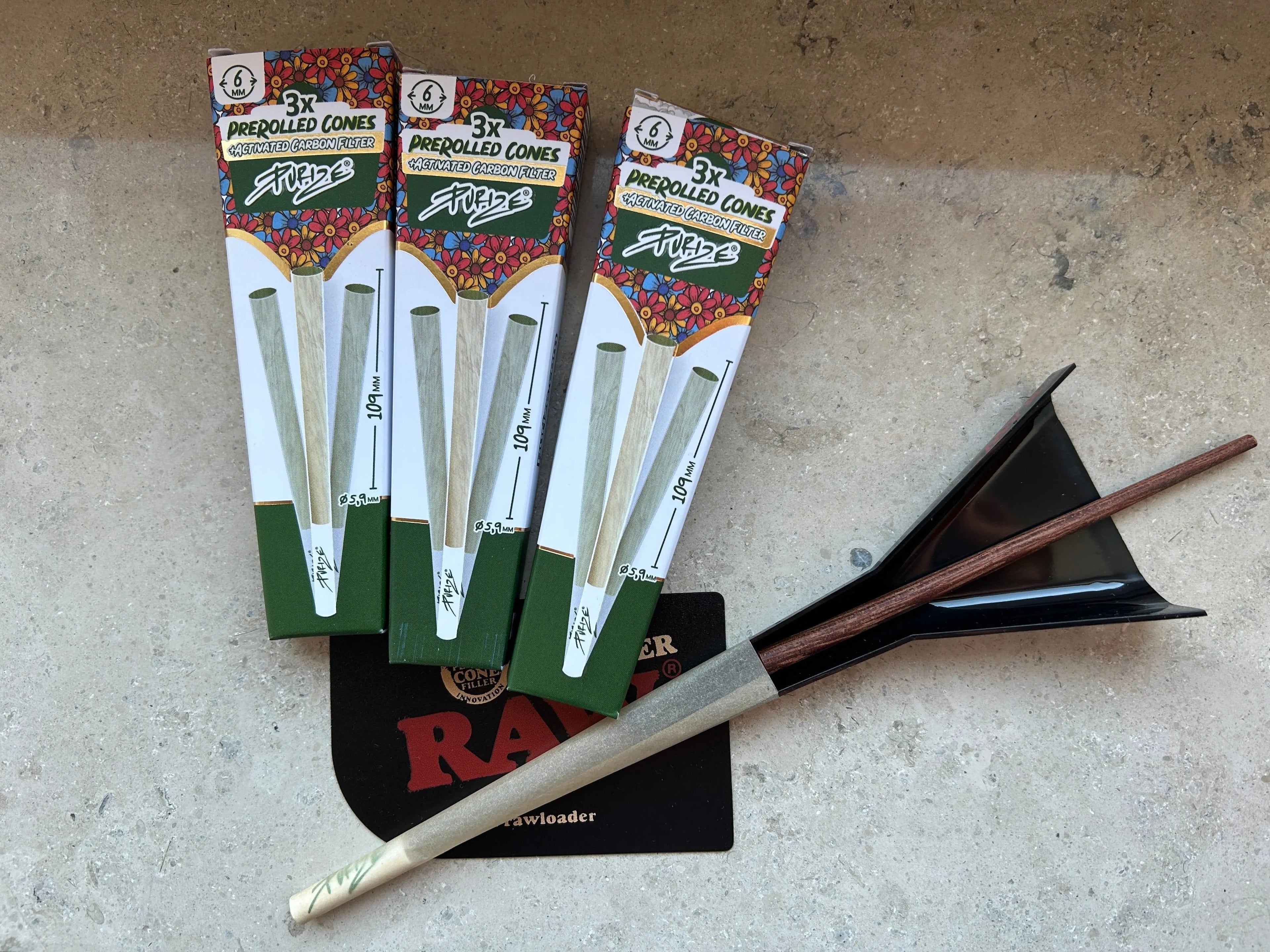 Bundle 3x Cones + Loader – drei vorgefertigte Cones und praktisches Loader-Werkzeug für schnelles und sauberes Befüllen von Joints oder Zigaretten.