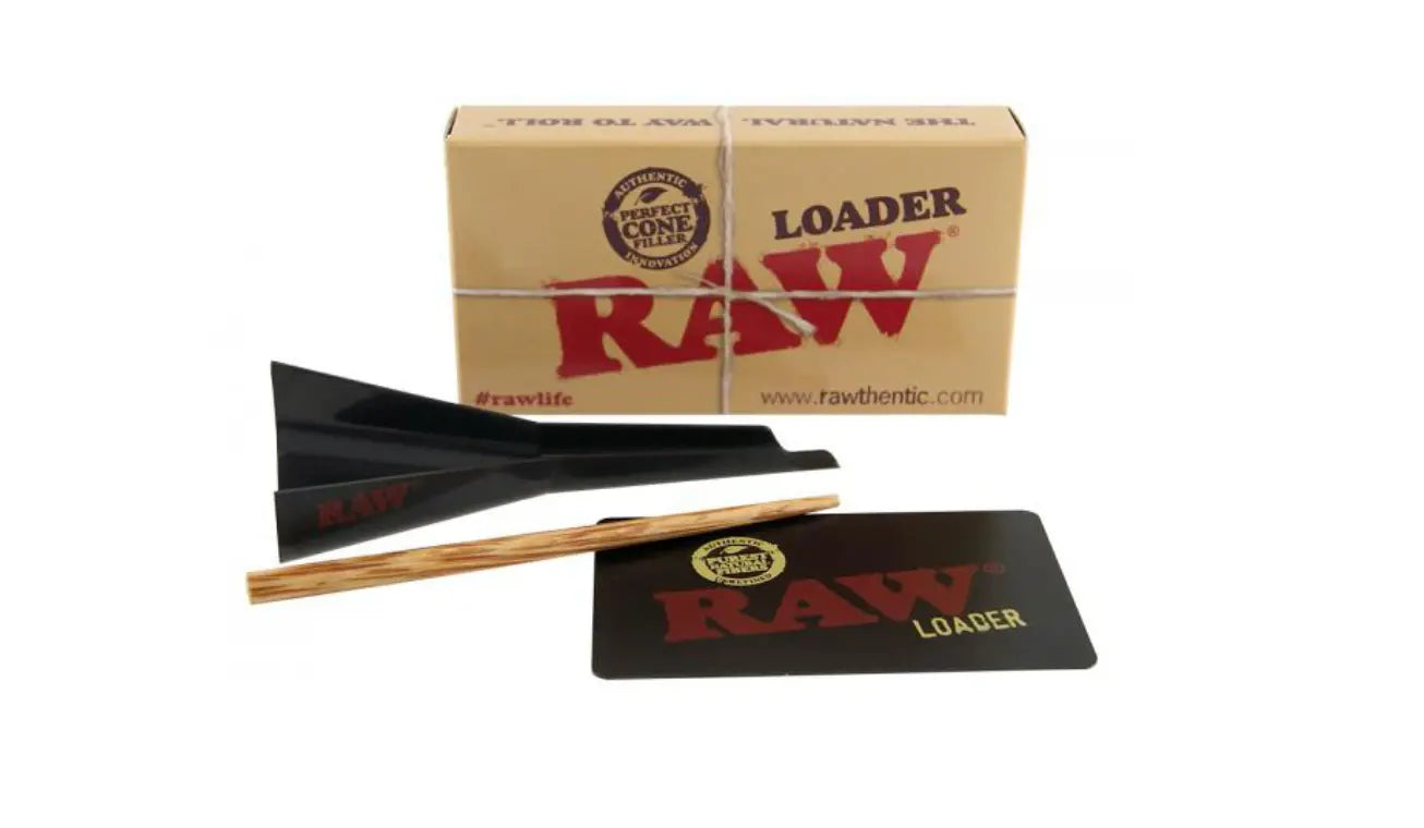 Inhalt der Verpackung mit dem RAW Loader, Trichter,Stäbchen- Alles in einer Verpackung